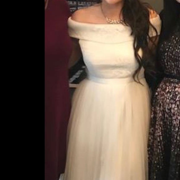 Off the shoulder the length dress - Picture 5 of 5